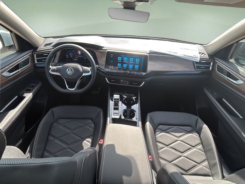 New 2026 Volkswagen Atlas SE FWD image 18