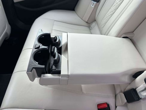 Used 2023 BMW 530i xDrive w/ Premium Package image 10