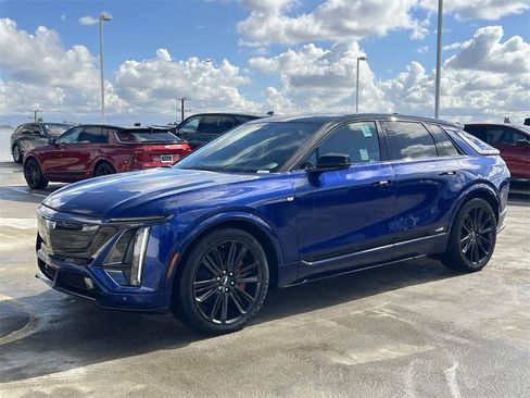 New 2026 Cadillac Lyriq V image 8