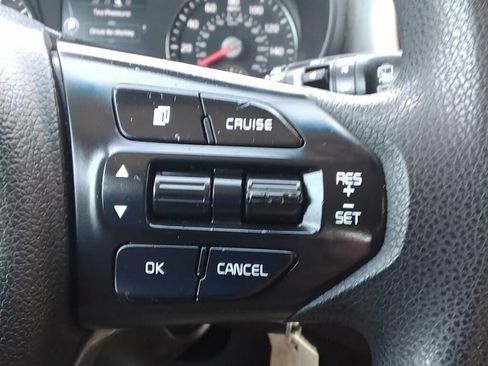 Used 2017 Kia Sorento FWD image 14