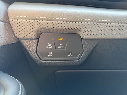 New 2026 Volkswagen Atlas Cross Sport SEL R-Line image 34