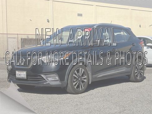 Certified 2018 Nissan Kicks SR image 1