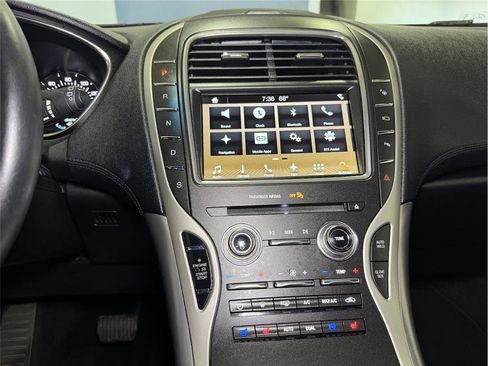 Used 2017 Lincoln MKX Reserve image 35