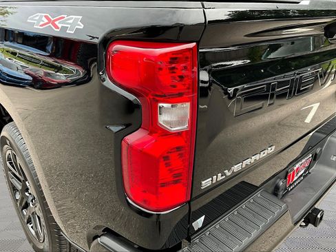 Used 2022 Chevrolet Silverado 1500 Custom AWD/4WD image 24