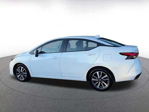 Used 2025 Nissan Versa SV image 10