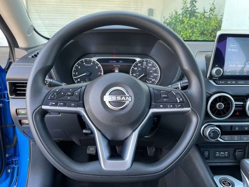Used 2025 Nissan Sentra SV FWD image 27