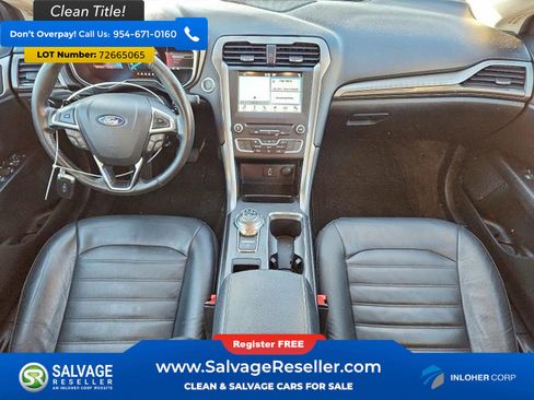 Used 2017 Ford Fusion SE w/ Fusion SE Technology Package image 11
