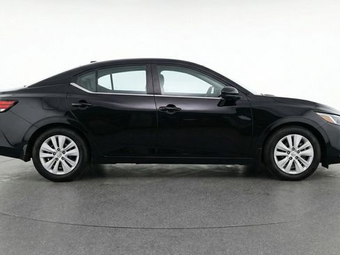 Used 2025 Nissan Sentra S FWD image 11