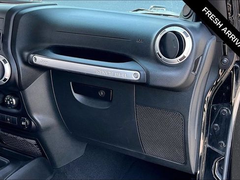Used 2014 Jeep Wrangler Unlimited Sahara AWD/4WD image 23