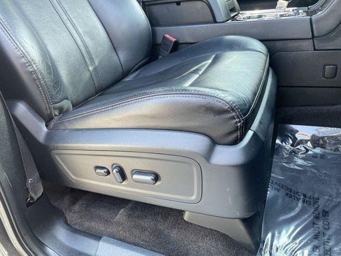 Used 2016 Lincoln Navigator L Reserve AWD/4WD image 3
