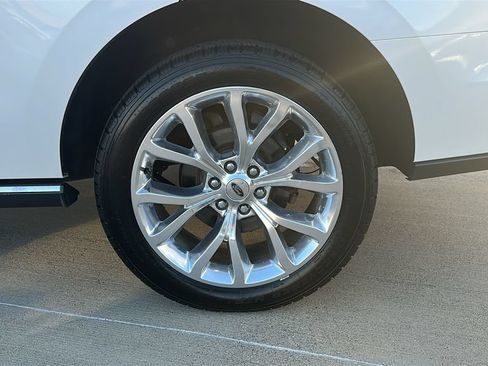 Used 2018 Ford Expedition Limited w/ Equipment Group 302A RWD image 19