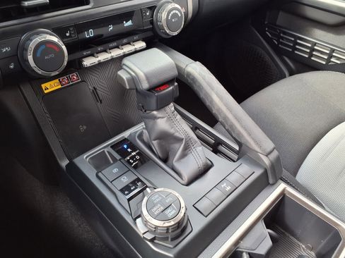 Certified 2025 Toyota 4Runner TRD Off-Road AWD/4WD image 25