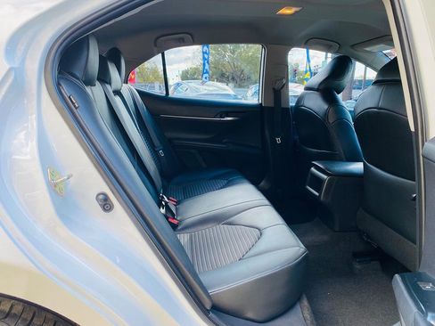 Used 2022 Toyota Camry SE FWD image 21