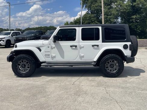 Used 2020 Jeep Wrangler Unlimited Sahara AWD/4WD image 2