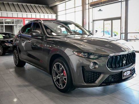 Used 2022 Maserati Levante Modena AWD/4WD image 3