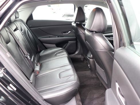 Used 2024 Hyundai Elantra Limited image 13