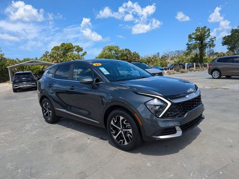 Certified 2023 Kia Sportage EX FWD image 2