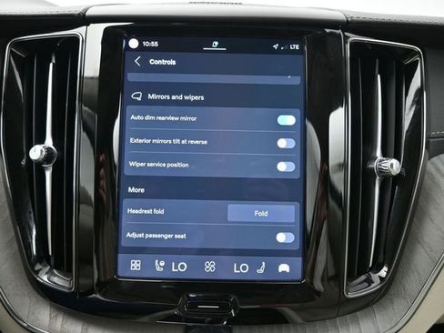 Used 2024 Volvo XC60 B5 Ultimate w/ Protection Package Premier image 16