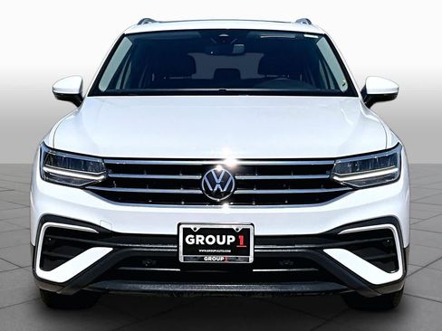 Used 2022 Volkswagen Tiguan SE FWD image 4