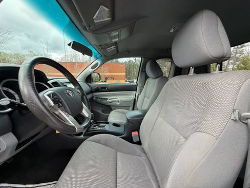Used 2015 Toyota Tacoma Pickup 4D 6 ft w/ Convenience Package image 15