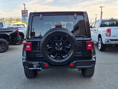 Certified 2025 Jeep Wrangler Unlimited Sahara w/ Safety Group AWD/4WD image 6