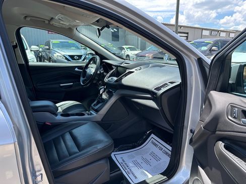 Used 2015 Ford Escape SE w/ Equipment Group 201A FWD image 12