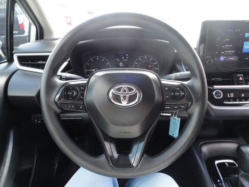Used 2025 Toyota Corolla LE image 17