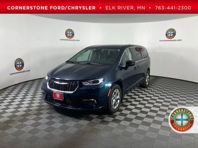 Used 2024 Chrysler Pacifica Limited