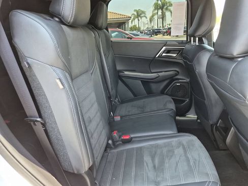 Used 2025 Mitsubishi Outlander SE AWD/4WD image 31