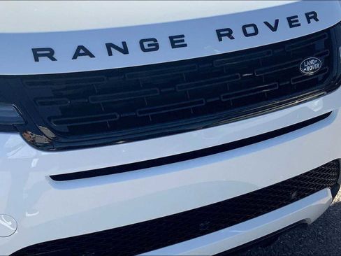 Used 2025 Land Rover Range Rover Evoque Dynamic SE image 28