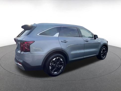 Used 2024 Kia Sorento S image 15