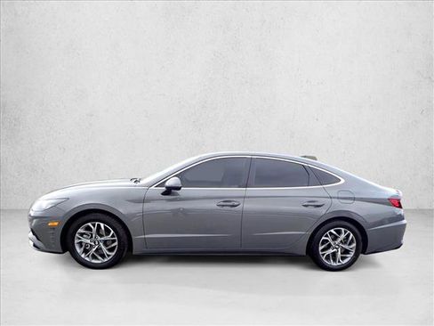 Used 2023 Hyundai Sonata SEL image 2