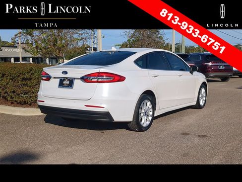 Used 2020 Ford Fusion SE image 4