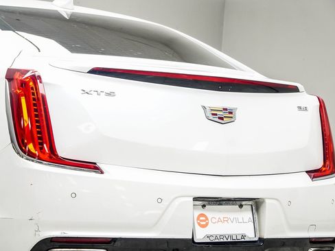 Used 2019 Cadillac XTS Luxury image 13