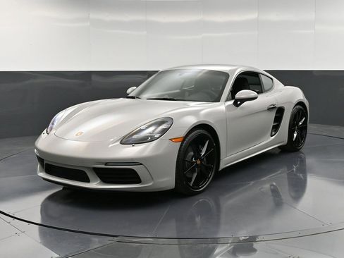 Used 2024 Porsche 718 Cayman image 6
