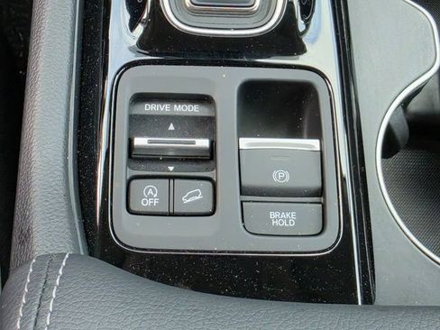 Used 2025 Honda Pilot Elite image 26