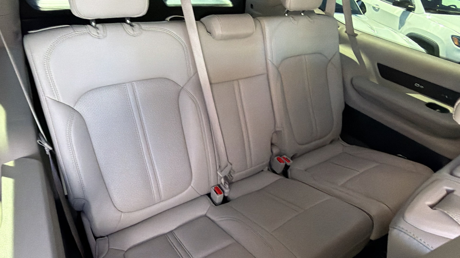 Used 2023 Jeep Wagoneer L Series III w/ Premium Group I AWD/4WD image 23