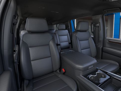 New 2026 Chevrolet Suburban LT w/ Comfort Package image 16
