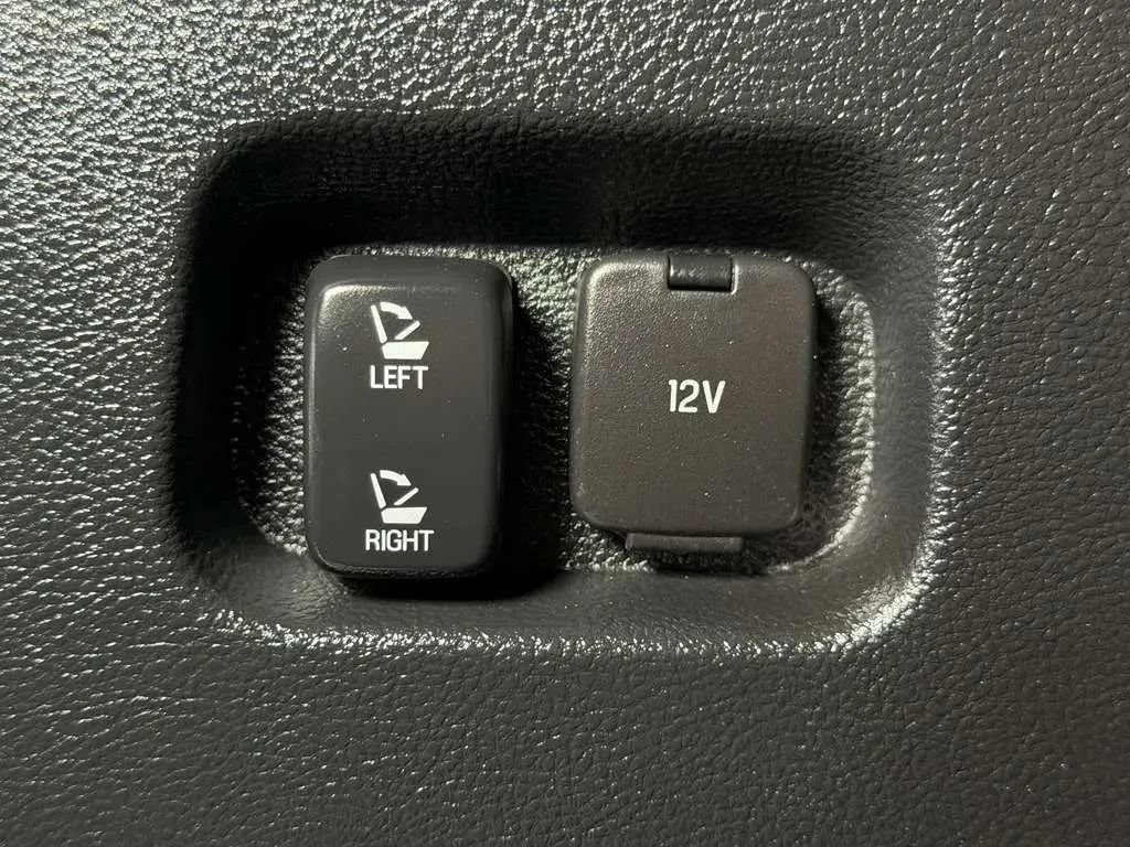 Used 2018 Ford Edge SEL w/ Equipment Group 201A FWD image 15