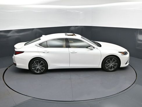 Certified 2023 Lexus ES 300h w/ Premium Package image 35