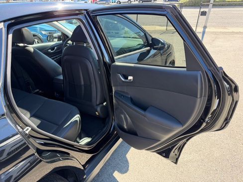 Used 2023 Hyundai Kona Limited FWD image 36