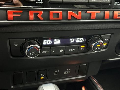 Used 2025 Nissan Frontier Pro-X RWD image 18