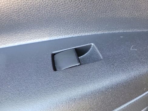 Used 2025 Toyota Corolla LE image 14