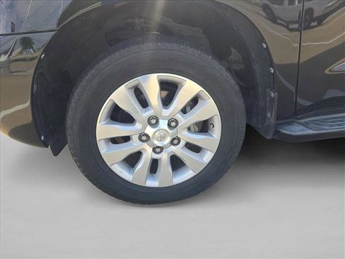 Used 2017 Toyota Sequoia Platinum RWD image 13