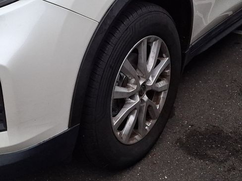 Used 2018 Nissan Rogue SV FWD image 10
