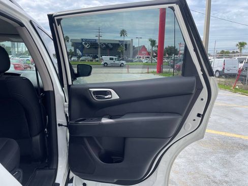 Used 2020 Nissan Pathfinder SV FWD image 8