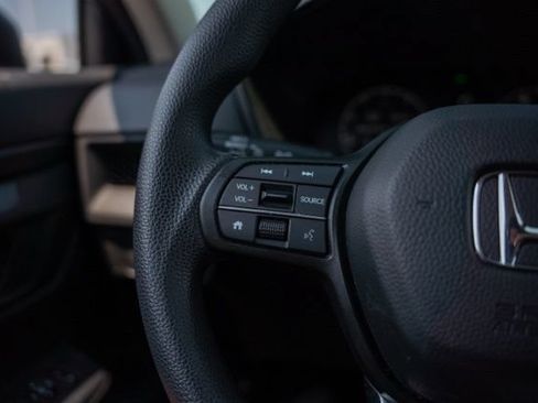 Used 2025 Honda CR-V LX image 16