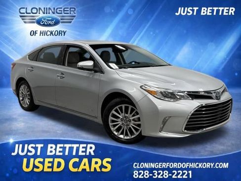Used 2018 Toyota Avalon Limited image 1