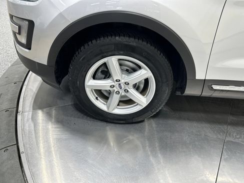 Certified 2017 Ford Explorer XLT w/ Equipment Group 202A AWD/4WD image 34