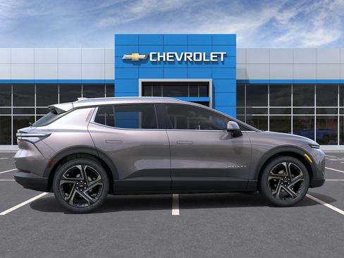New 2026 Chevrolet Equinox EV LT w/ Convenience Package II FWD image 29